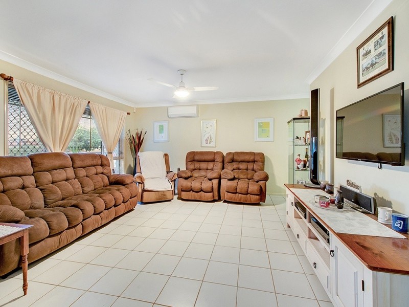 4 Purdie Pl, Forest Lake QLD 4078