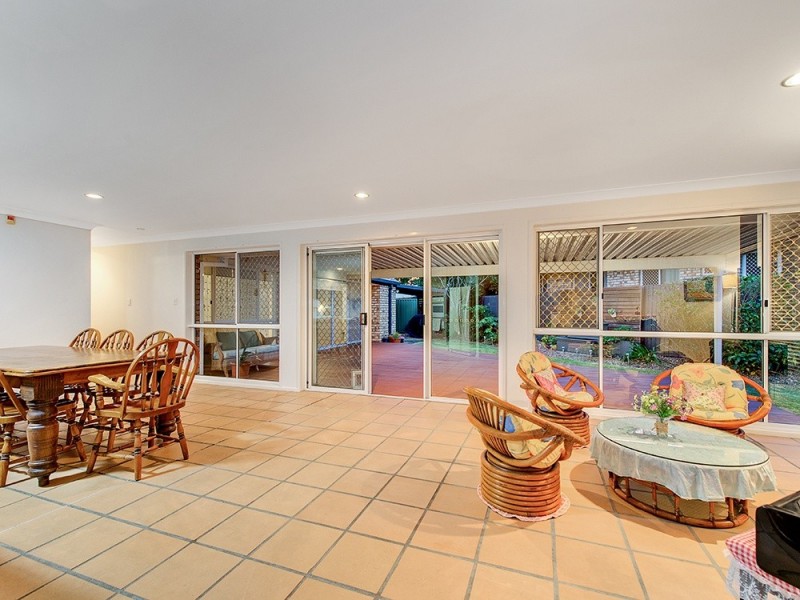8 Ballandean Cl, Forest Lake QLD 4078