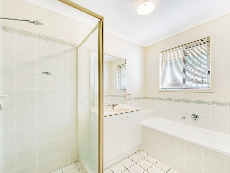 11 Mannix Pl, Forest Lake QLD 4078