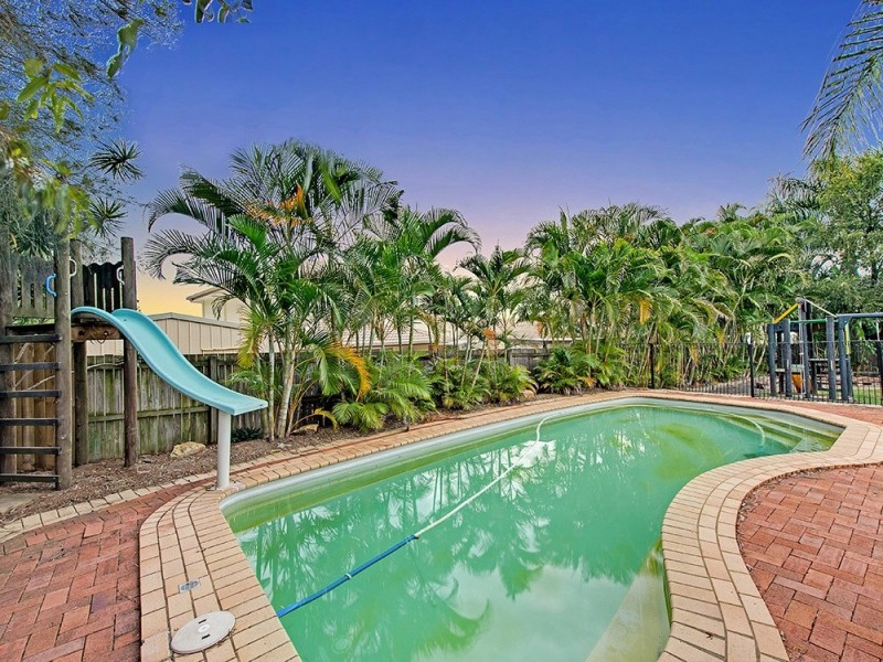 11 Victoria Cl, Forest Lake QLD 4078