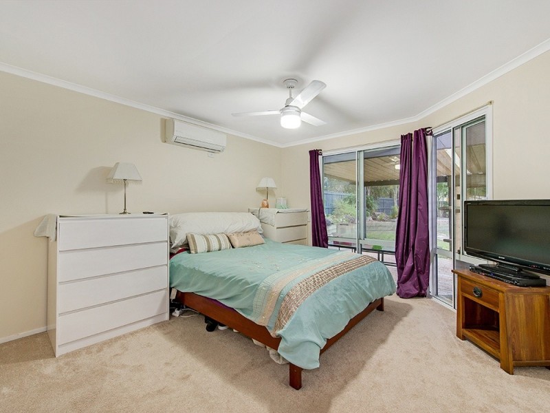 11 Victoria Cl, Forest Lake QLD 4078