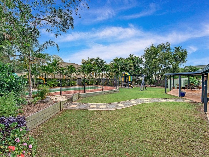 11 Victoria Cl, Forest Lake QLD 4078