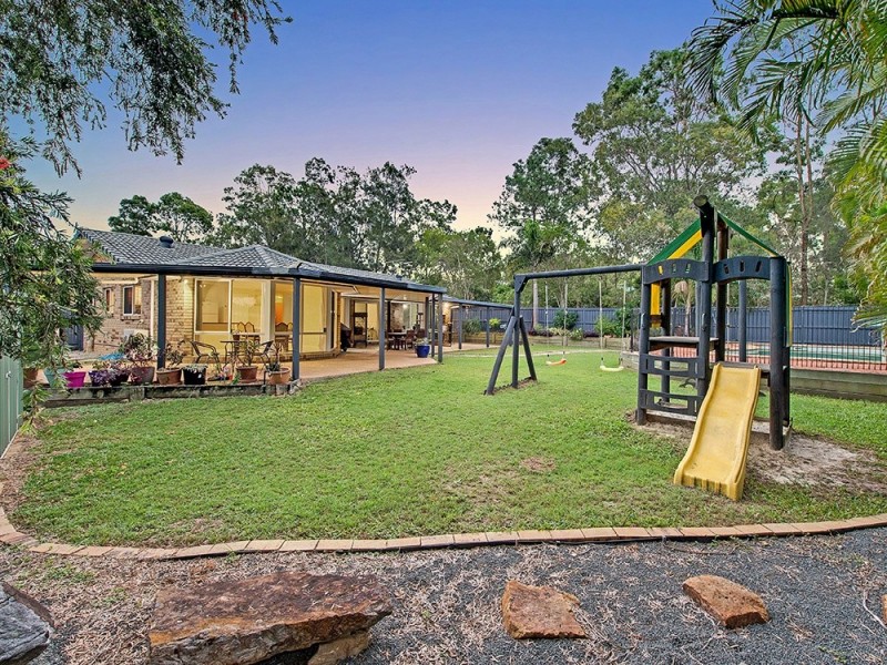 11 Victoria Cl, Forest Lake QLD 4078