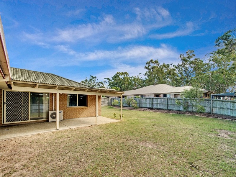 5 Bullen Cct, Forest Lake QLD 4078