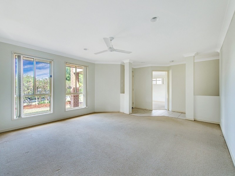 5 Bullen Cct, Forest Lake QLD 4078