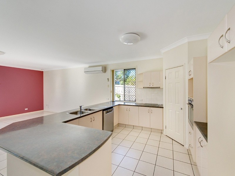 8 Reuben Cl, Forest Lake QLD 4078