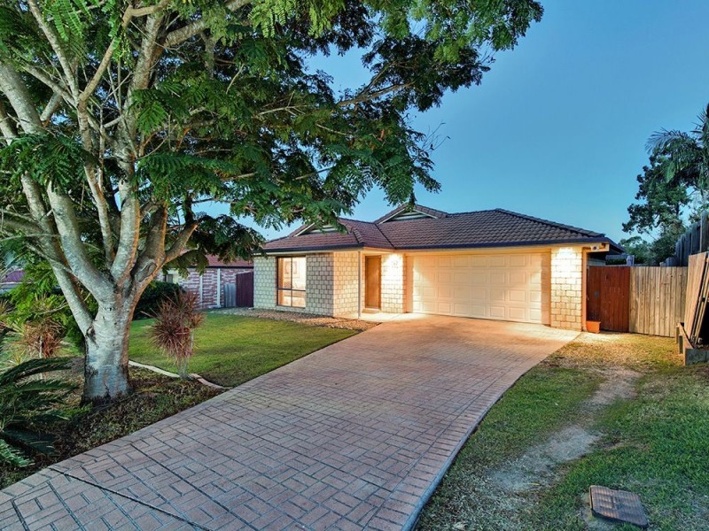 3 Hannam Cr, Forest Lake QLD 4078