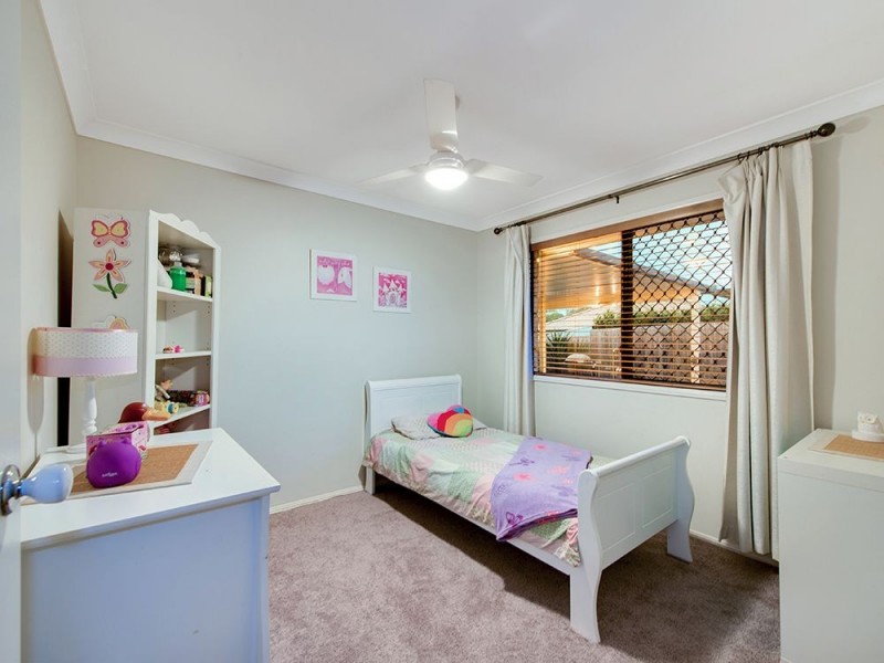 3 Hannam Cr, Forest Lake QLD 4078