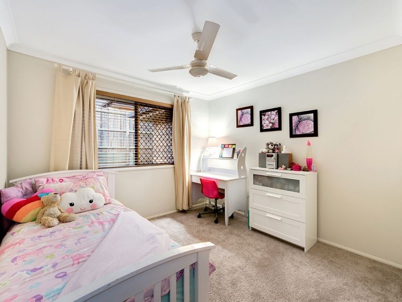 3 Hannam Cr, Forest Lake QLD 4078