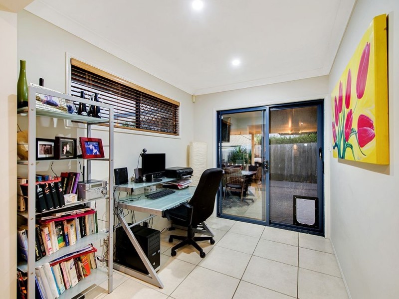 3 Hannam Cr, Forest Lake QLD 4078