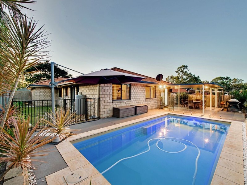 3 Hannam Cr, Forest Lake QLD 4078