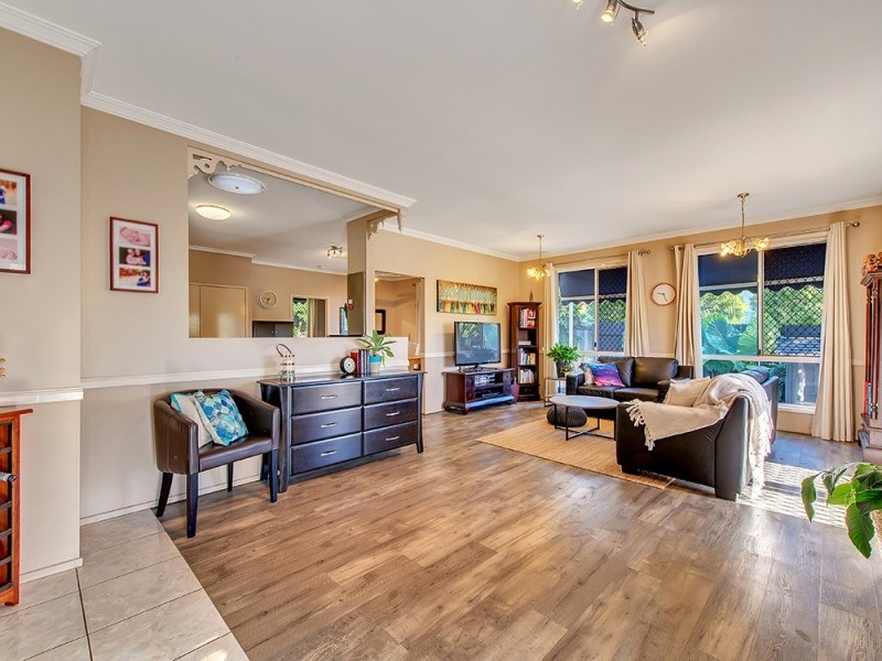 81 Jubilee Ave, Forest Lake QLD 4078