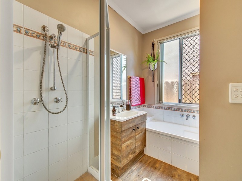 81 Jubilee Ave, Forest Lake QLD 4078