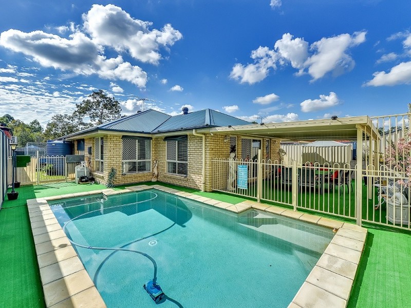 18 Paton Crescent, Forest Lake QLD 4078