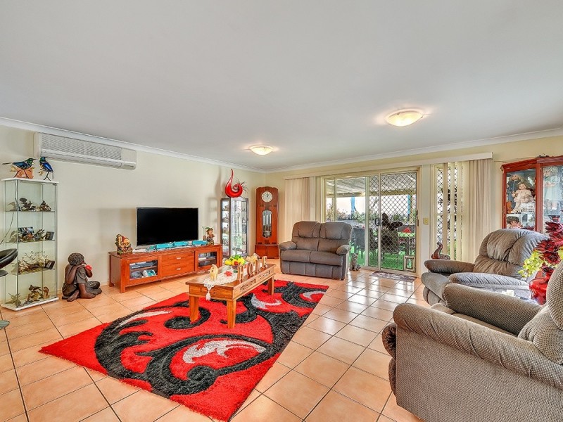 18 Paton Crescent, Forest Lake QLD 4078