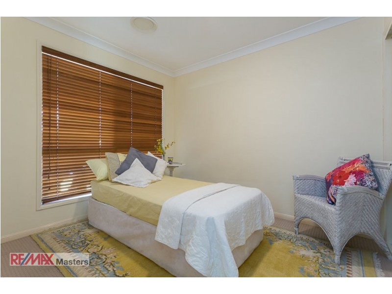 18 Villa Edgewater, 6 Harbour View Court, Raby Bay QLD 4163