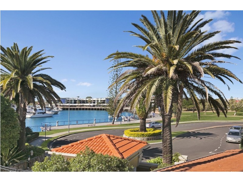 18 Villa Edgewater, 6 Harbour View Court, Raby Bay QLD 4163