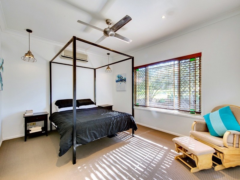 31 Dampier Cr, Forest Lake QLD 4078