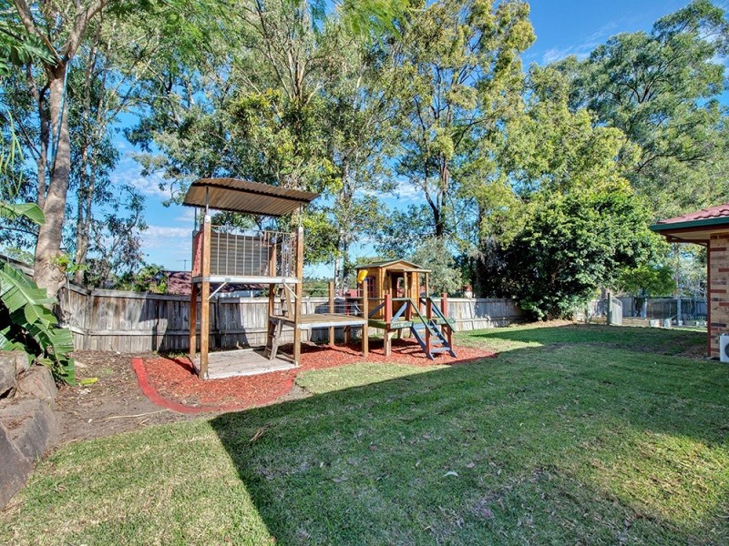 31 Dampier Cr, Forest Lake QLD 4078