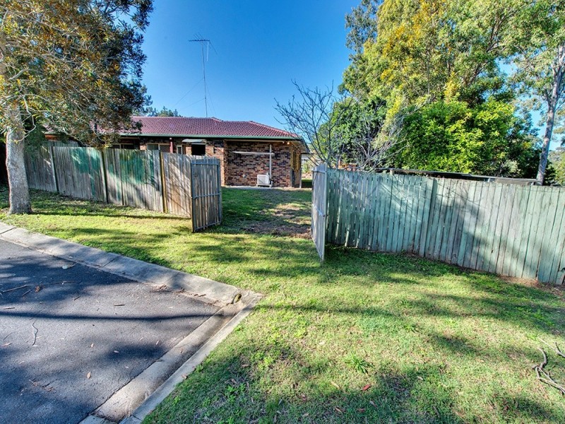 31 Dampier Cr, Forest Lake QLD 4078