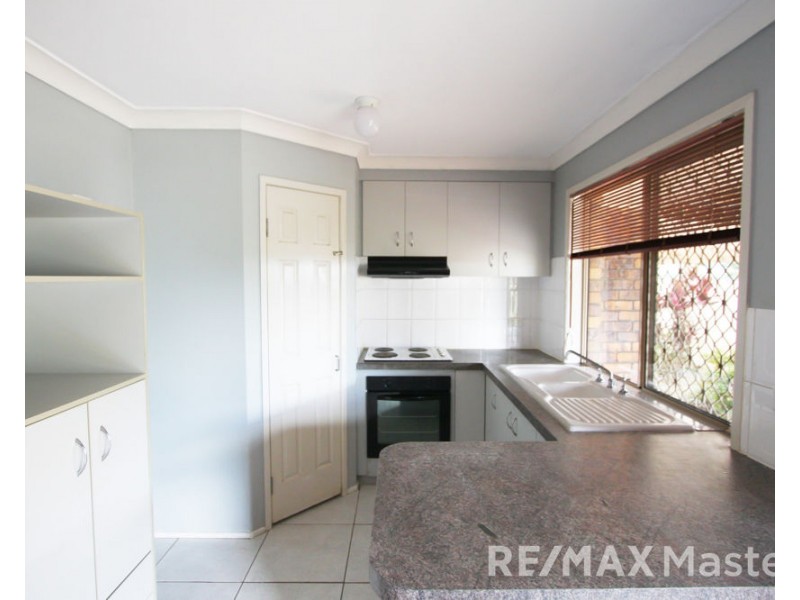 28 Westwood Drive, Hillcrest QLD 4118