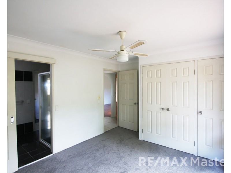 28 Westwood Drive, Hillcrest QLD 4118