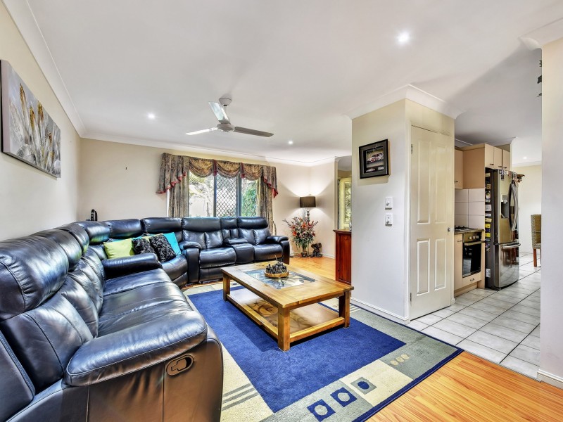 15 Fraser Pl, Forest Lake QLD 4078