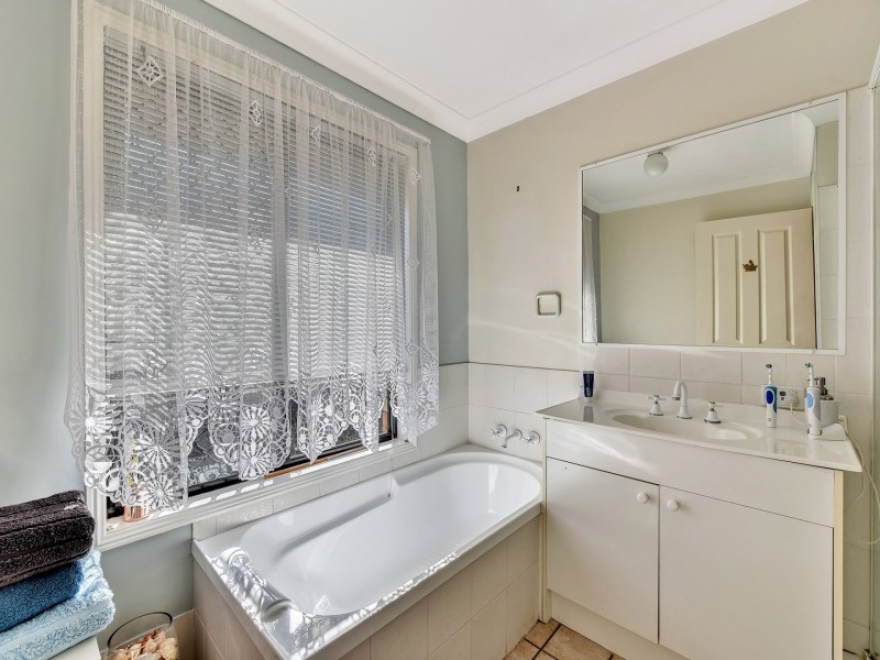 15 Fraser Pl, Forest Lake QLD 4078