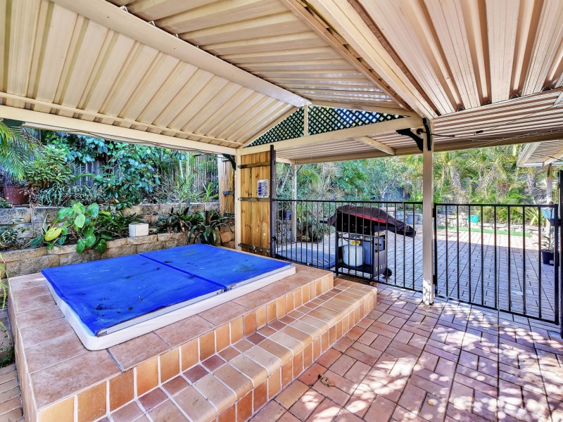 15 Fraser Pl, Forest Lake QLD 4078