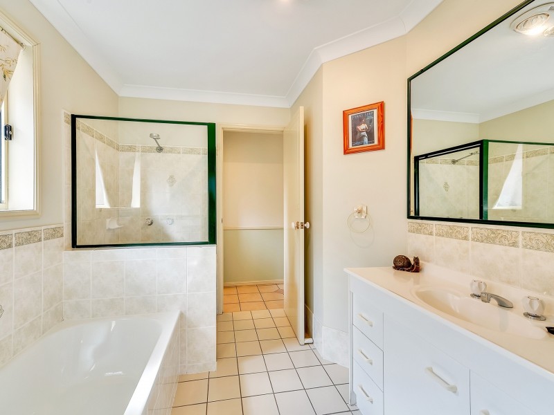 25 Heath St, Forest Lake QLD 4078