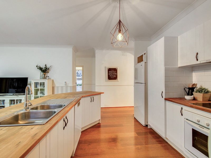 10 Moran Cr, Forest Lake QLD 4078