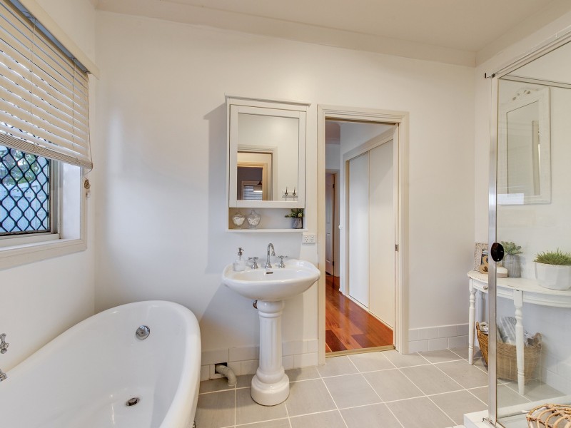 10 Moran Cr, Forest Lake QLD 4078