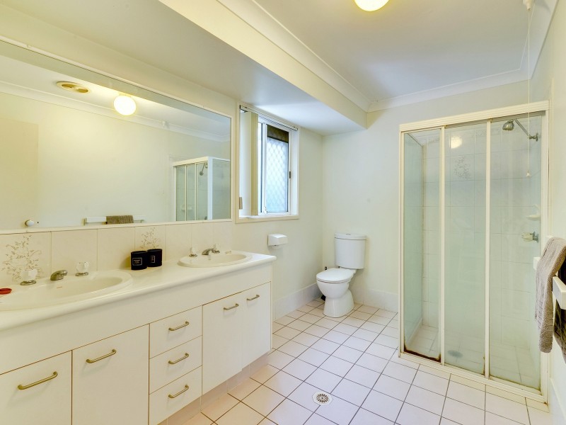 5 Gracemere Pl, Forest Lake QLD 4078