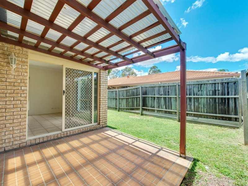 4 Moran Cr, Forest Lake QLD 4078