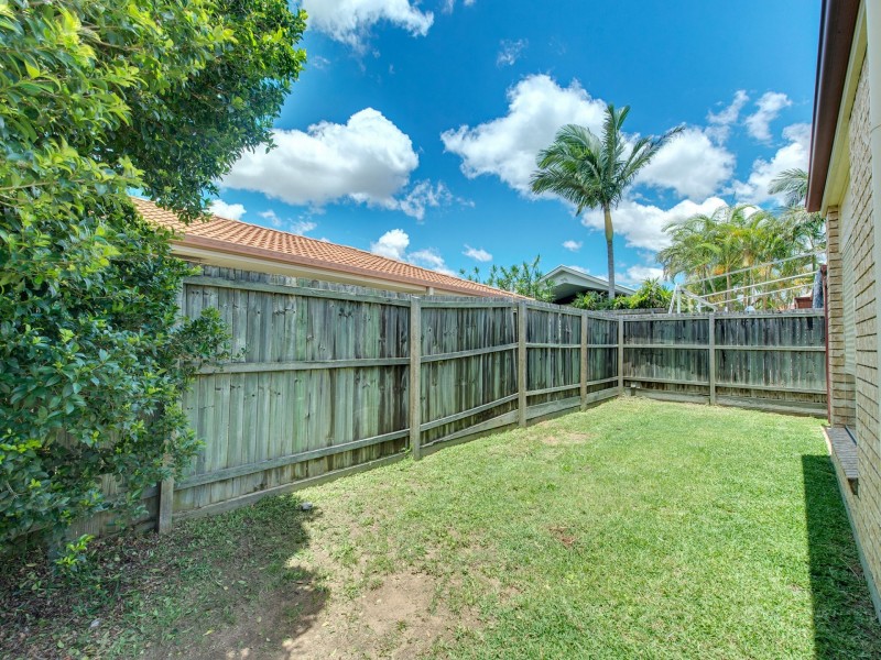 4 Moran Cr, Forest Lake QLD 4078