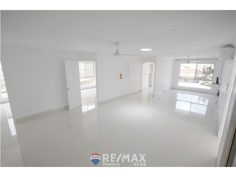 15 Mayfair Place, Stretton QLD 4116