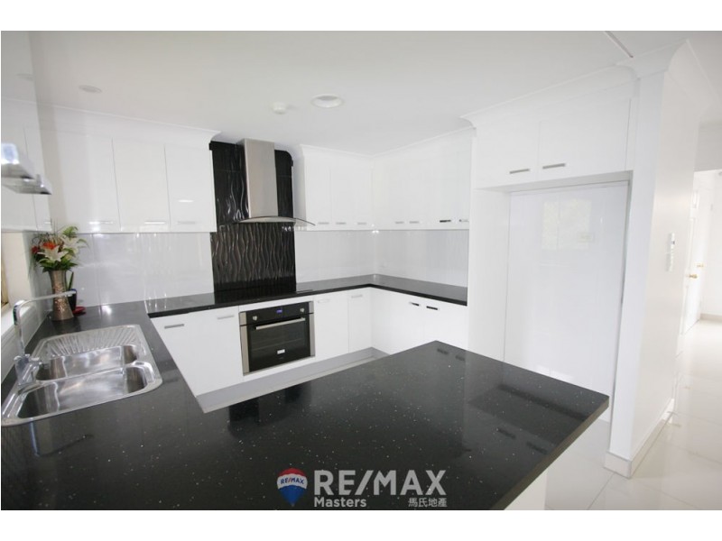 15 Mayfair Place, Stretton QLD 4116