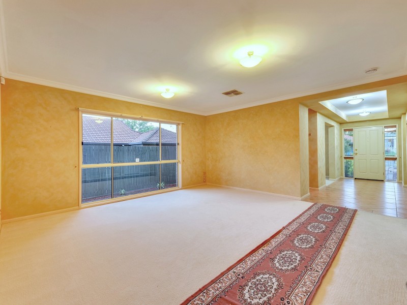 11 Danbulla Cr, Forest Lake QLD 4078