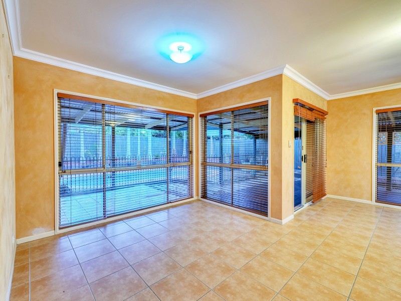 11 Danbulla Cr, Forest Lake QLD 4078