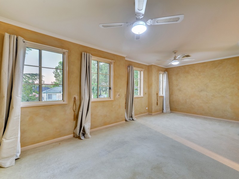 11 Danbulla Cr, Forest Lake QLD 4078