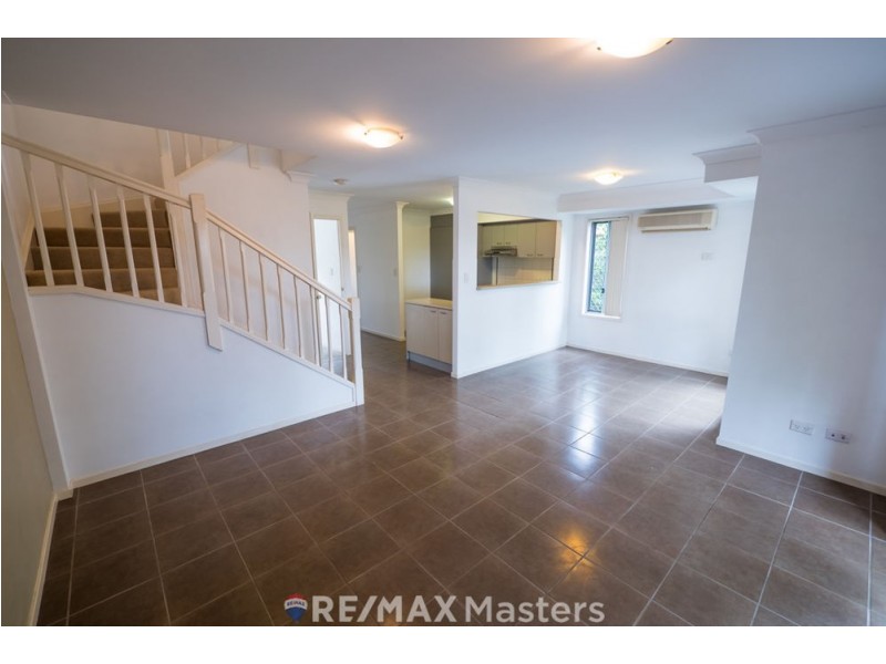 23/34-42 University Drive, Meadowbrook QLD 4131