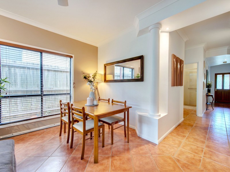 39 Booloumba Cres, Forest Lake QLD 4078