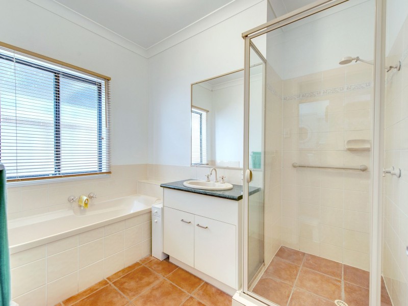 39 Booloumba Cres, Forest Lake QLD 4078