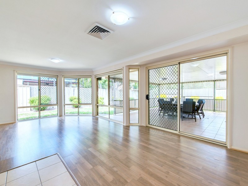 13 Pintail Cr, Forest Lake QLD 4078