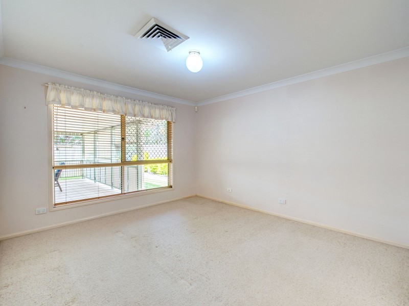 13 Pintail Cr, Forest Lake QLD 4078