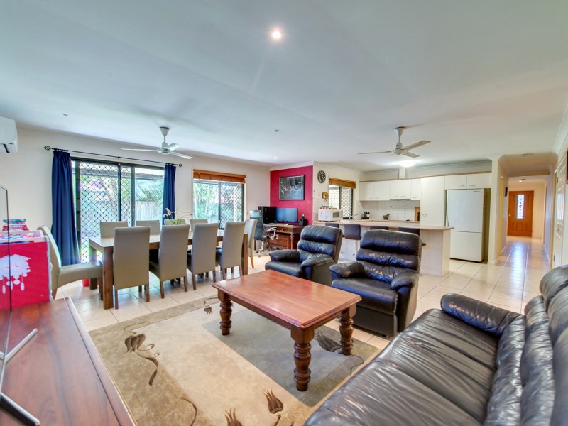 45 Paton Cr, Forest Lake QLD 4078