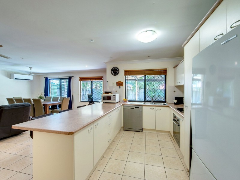 45 Paton Cr, Forest Lake QLD 4078