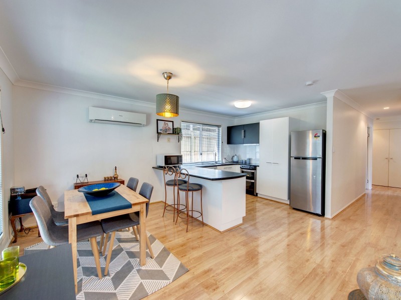 19 Dampier Cr, Forest Lake QLD 4078