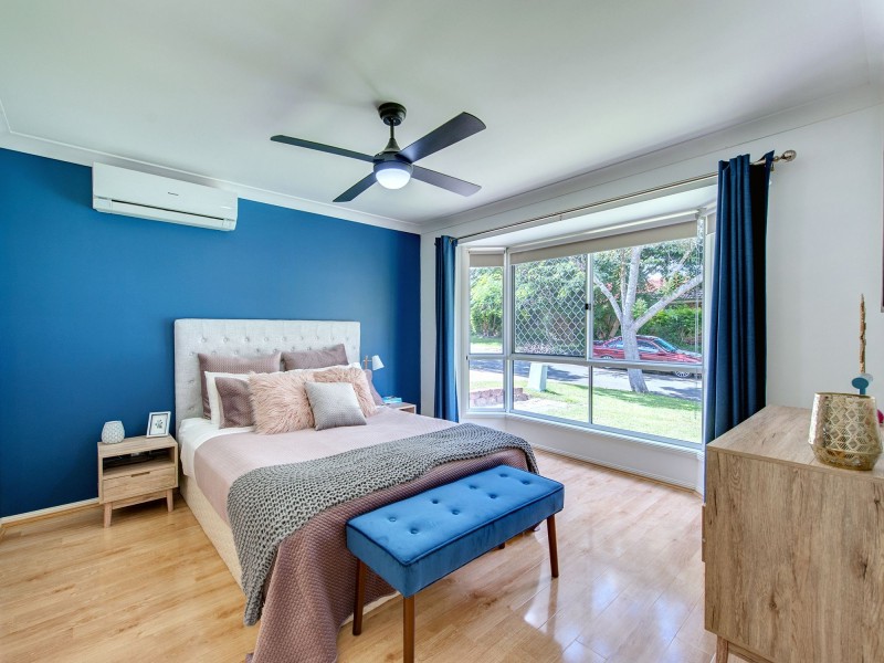 19 Dampier Cr, Forest Lake QLD 4078