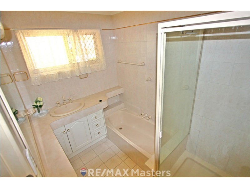 30 Chadford Street, Macgregor QLD 4109